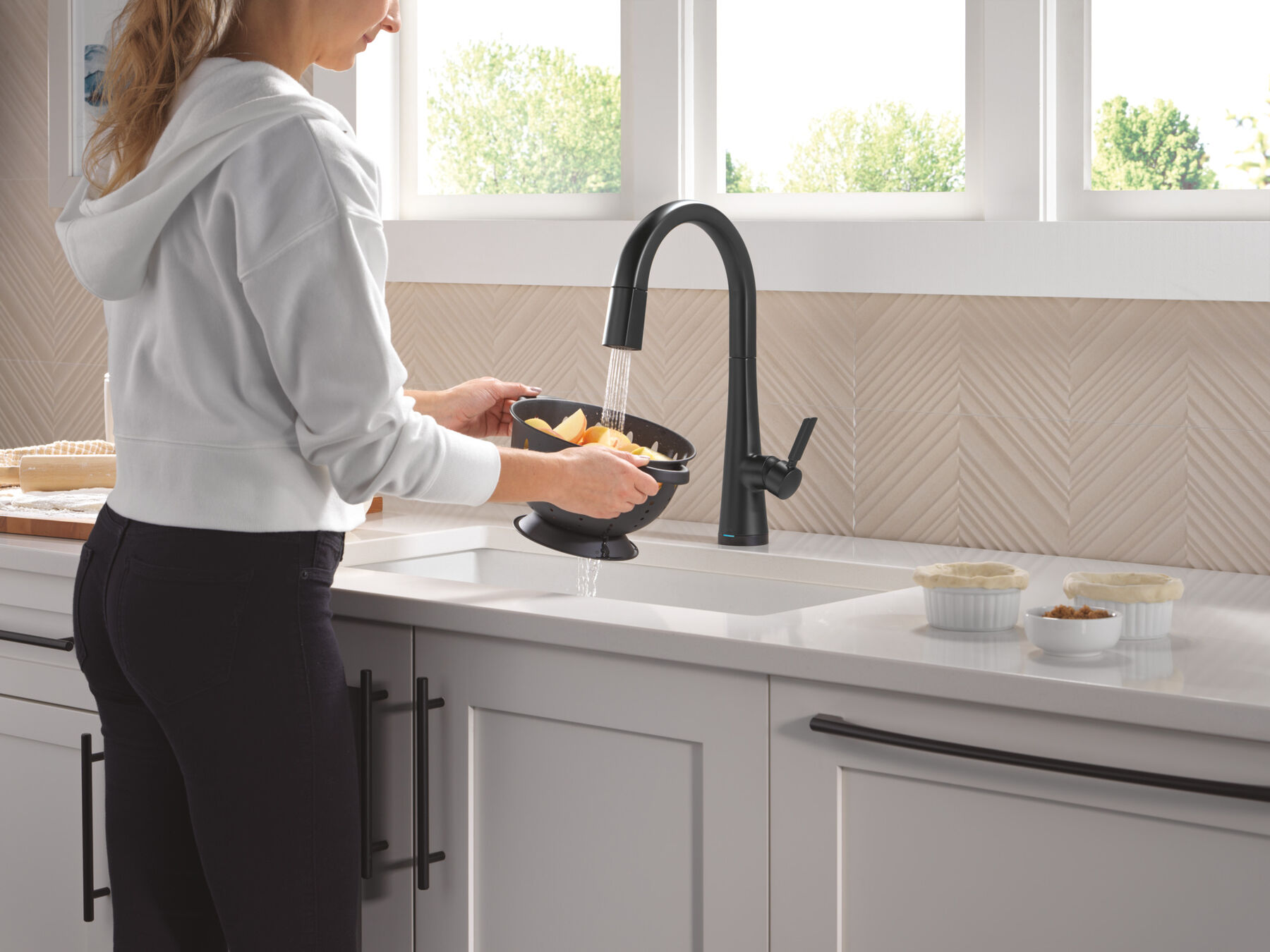 Touch<sub>2</sub>O&reg; Technology Kitchen Faucet with Touchless Technology